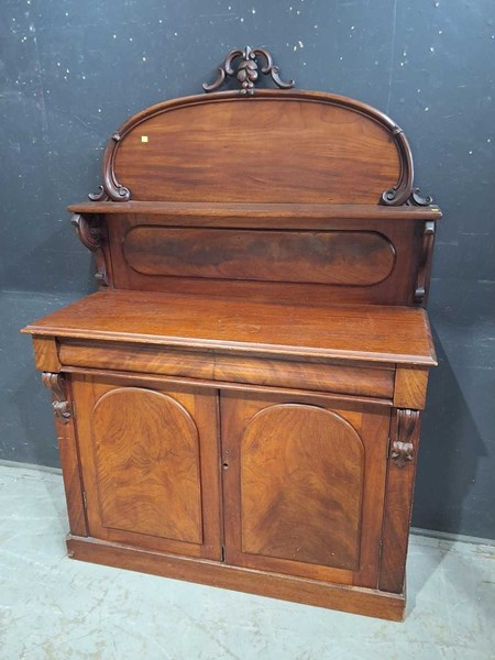 Lot 483 - VICTORIAN CHIFFONIER