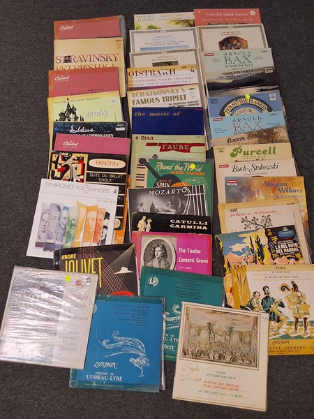 Lot 1253 - CLASSICAL VINYL ALBUMS