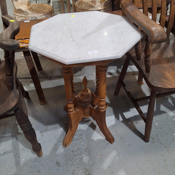 Lot 471 - SIDE TABLE