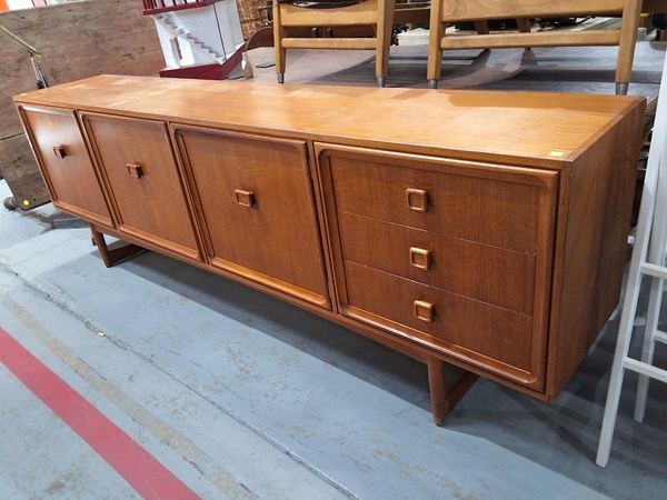 Lot 465 - SIDEBOARD