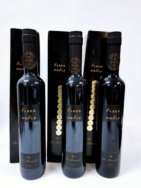 Lot 56 - DE BORTOLI BLACK NOBLE