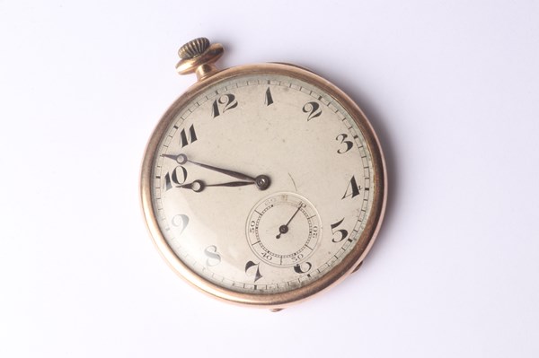 Lot 1028 - GOLD FOB WATCH
