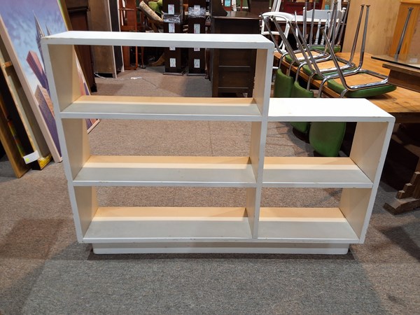 Lot 147 - BOOKSHELF