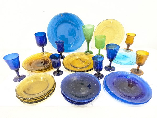 Lot 1323 - PART DINNER SET