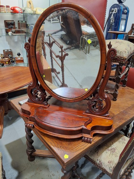 Lot 184 - VANITY MIRROR