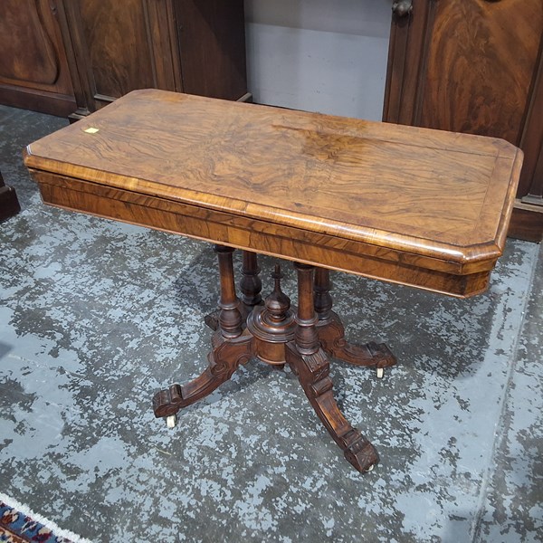 Lot 17 - GAMES TABLE