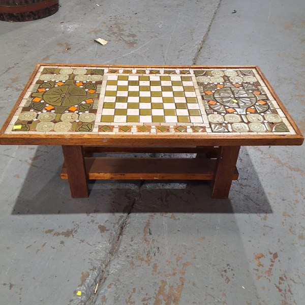 Lot 337 - COFFEE TABLE