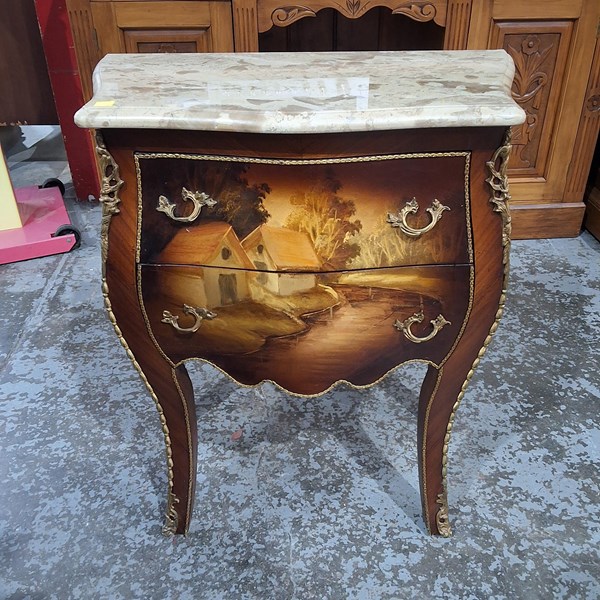 Lot 229 - BEDSIDE CHEST