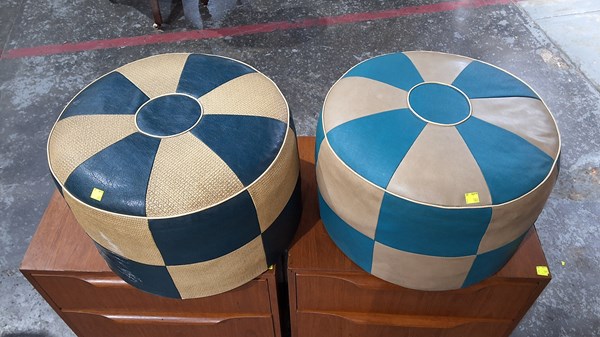 Lot 525 - OTTOMANS