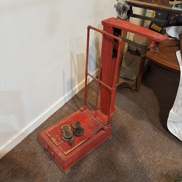 Lot 624 - VINTAGE SCALES