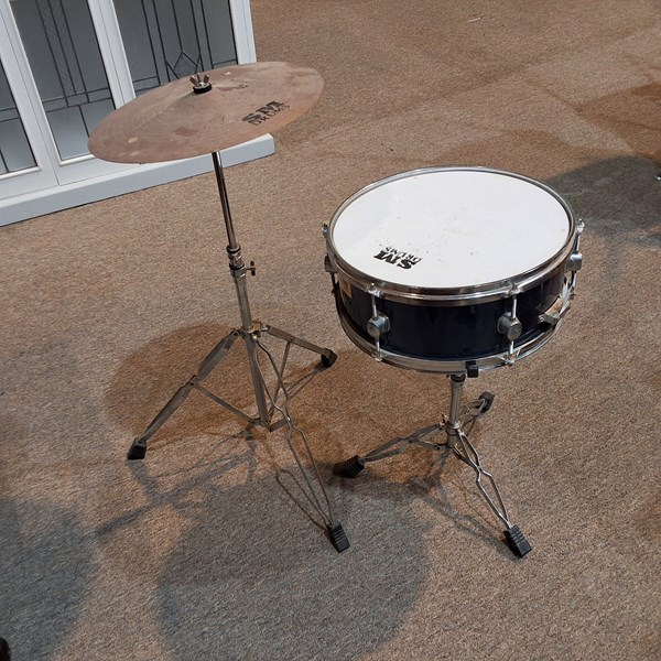 Lot 397 - DRUM EQUIPMENT