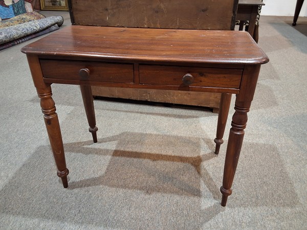 Lot 184 - CONSOLE DESK