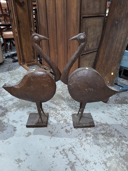 Lot 127 - BIRD FIGURES