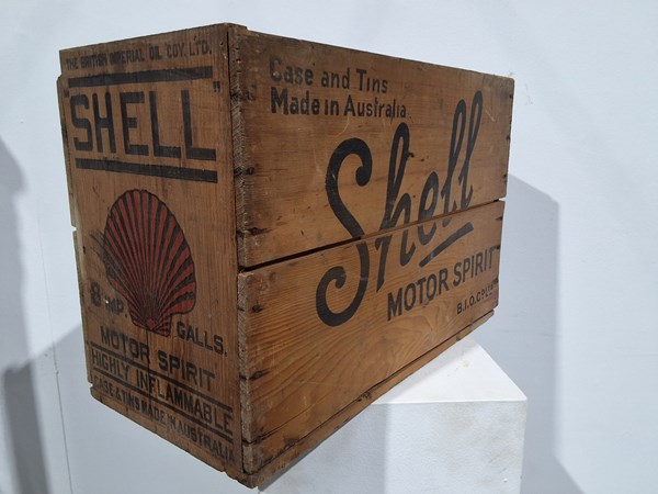 Lot 166 - OIL BOX