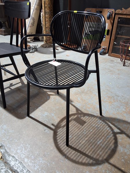 Lot 401 - CHAIR