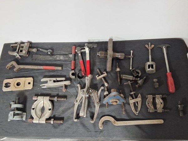 Lot 138 - TOOLS