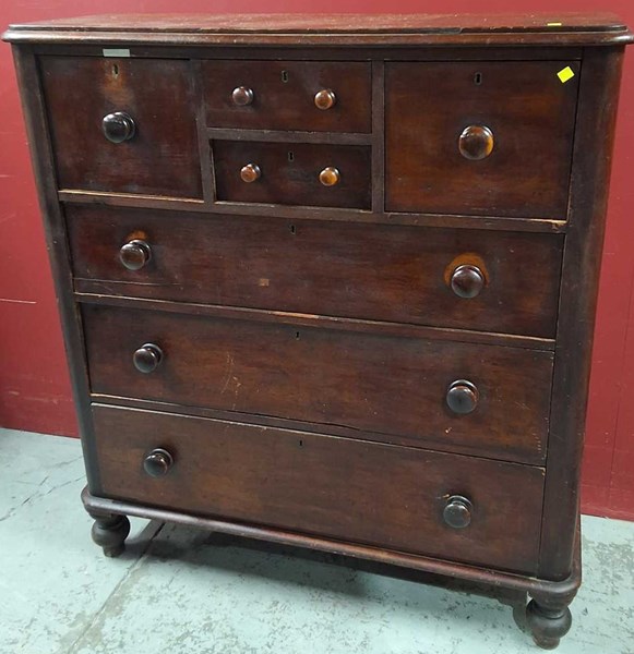 Lot 54 - CHEST OF DRAWERS