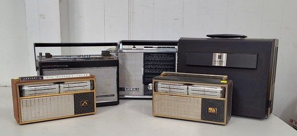 Lot 1278 - RADIOS