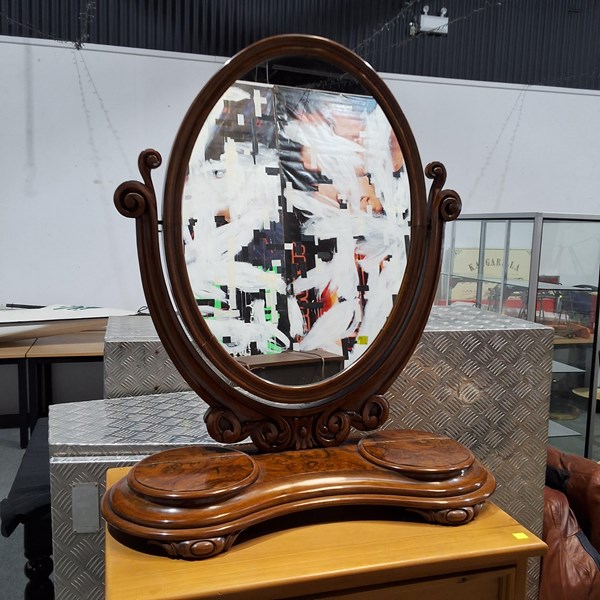 Lot 7 - DRESSING MIRROR