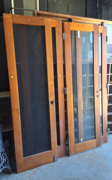 Lot 598 - ENTRANCE DOORS