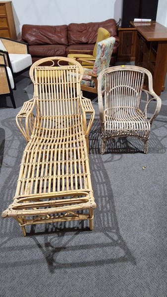 Lot 436 - DAY BED AND ARM CHAIR