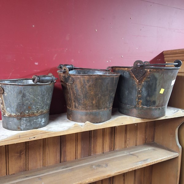 Lot 68 - BUCKETS