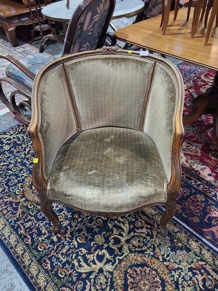 Lot 162 - ARMCHAIR