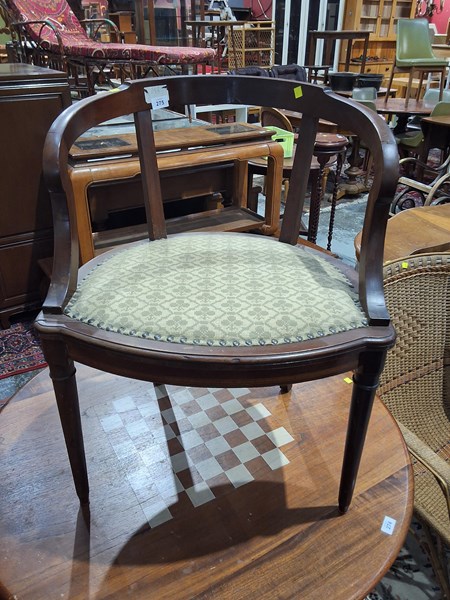 Lot 275 - CHAIR