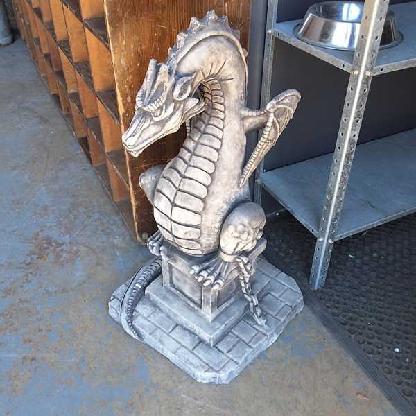 Lot 605 - GARDEN STATUE