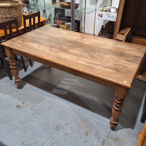 Lot 498 - KITCHEN TABLE
