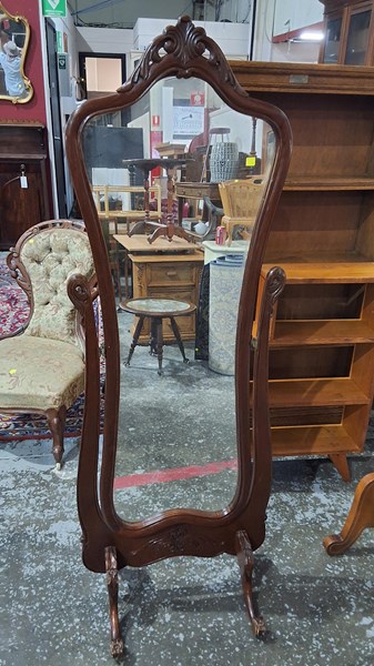 Lot 13 - CHEVAL MIRROR