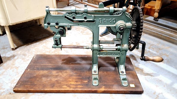 Lot 488 - APPLE CORER