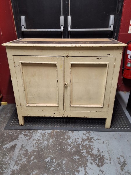 Lot 505 - DRESSER BASE