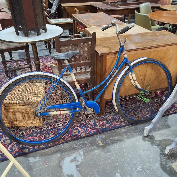 Lot 404 - PUSH BIKE