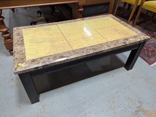 Lot 308 - COFFEE TABLE