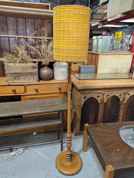 Lot 556 - STANDARD LAMP