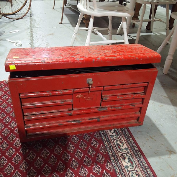 Lot 490 - TOOLBOX