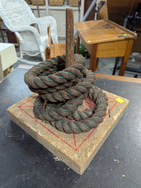 Lot 529 - QUOITS SET