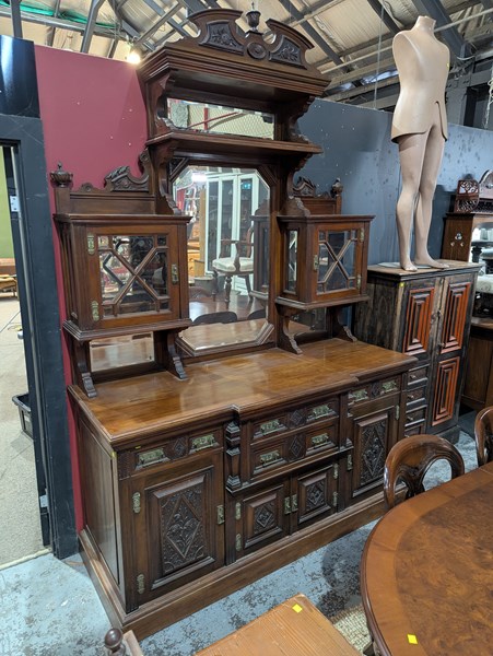 Lot 118 - SUBSTANTIAL SIDEBOARD BUFFET
