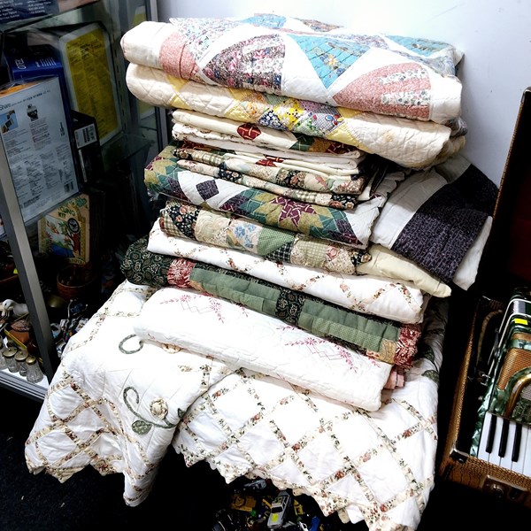 Lot 1398 - QUILTS