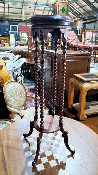 Lot 238 - JARDINIERE STAND