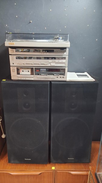Lot 539 - STEREO