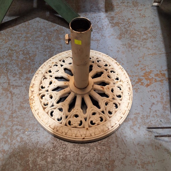 Lot 492 - UMBRELLA STAND