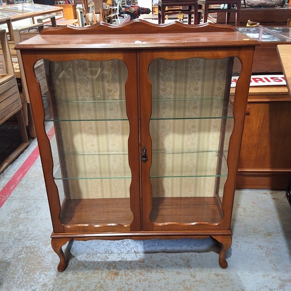 Lot 9 - CHINA CABINET