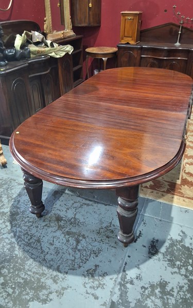 Lot 53 - DINING TABLE