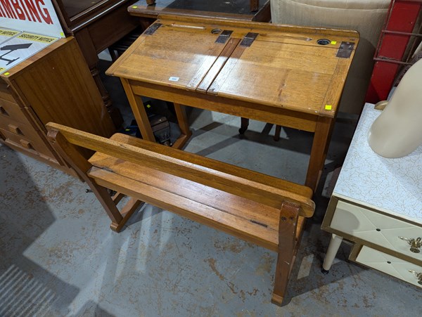 Lot 566 - SCHOOL DESK
