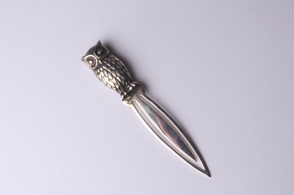 Lot 1020 - SILVER BOOKMARK