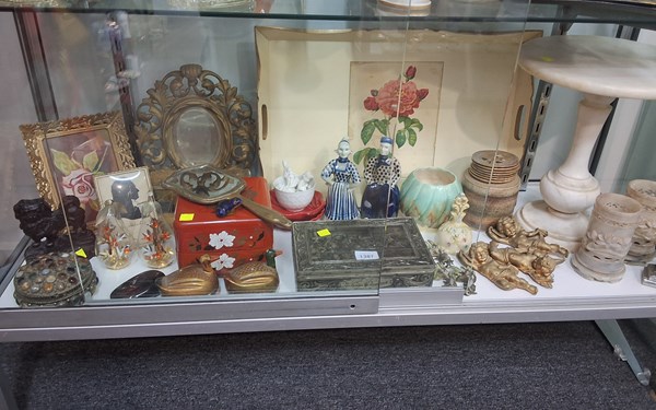 Lot 1387 - DECORATIVE HOMEWARES