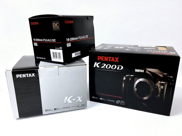 Lot 1377 - PENTAX CAMERAS