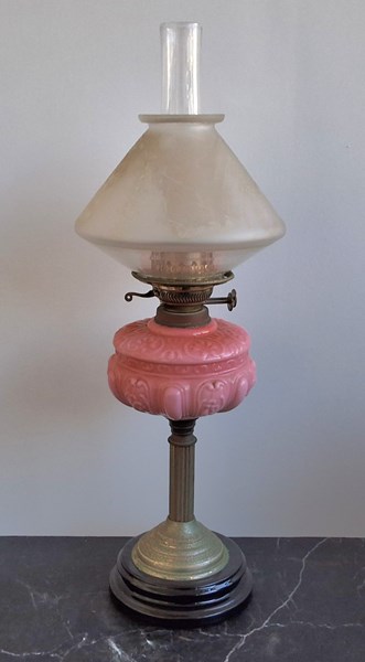 Lot 1351 - KEROSENE LAMP